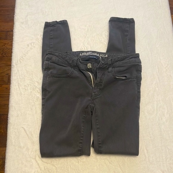 American Eagle Outfitters Denim - EUC American Eagle Super Stretch Jeggings, size 2 regular.